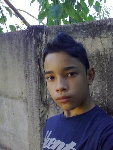 Mulher e dinheiro, dinheiro e mulher, quanto mais você tem muito mais você quer, mesmo que isso um dia, traga problema, viver na solidão, não, não vale a pena.