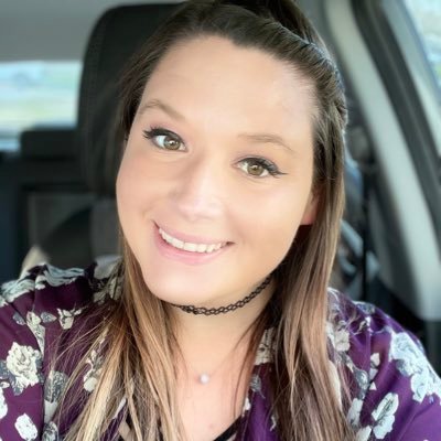 Ahhhhriannax3's profile picture. 