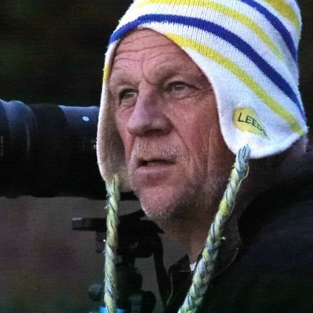 Lifelong birdwatcher/recent amateur photographer/professional drinker &  LUFC ST holder.  Kagu photo in New Caledonia was a lifetime ambition.