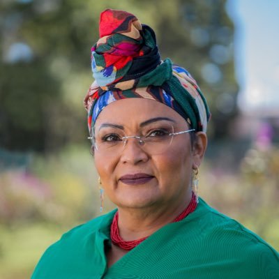 Negociadora de Paz. ExSenadora de la República. Constructora del Acuerdo y del enfoque de género en La Habana. Lideresa social, feminista insurgente. Afro.