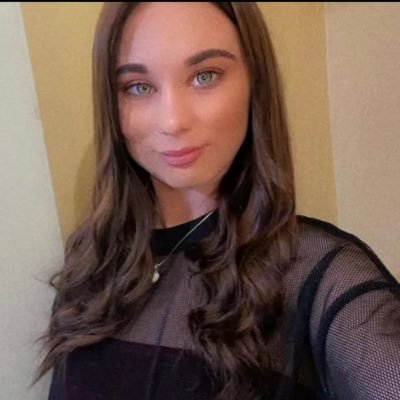 Fiance 💍 @jacobdale23 Mama x2🤍 Hudson & Karaline Dog mama 🐾 Cyrus 👨👩👧👦🤍💍🤍🐾 7/4/97 💜🥳♋️