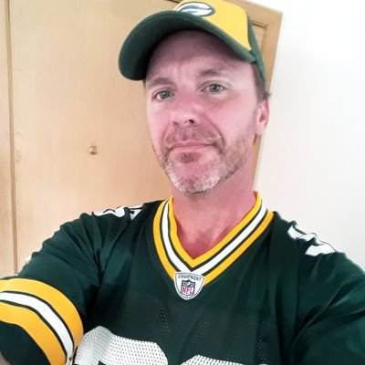 GB Packers, NFL, & misc football commentary from a Eric Kalenze, a MN-based fan/writer. Blog to come! #GoPackGo (Profile art: Andy Tyra - https://t.co/JIl2ibDjoB)