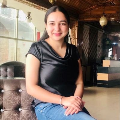 आसमा पे ठीकाने किसी के नहीं होते,
जो ज़मी के नहीं होते वो कहीं के नहीं होते.!