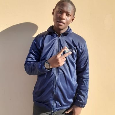 MroboSomila's profile picture. Columba leader 🖤💛🧡✊