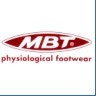 MBTは足元から健康を作るウォーキングシューズ。履いて立つだけでも、全身の筋肉を活性化させることのできるMBTシューズ。MBT健康靴は、マサイ族の素足（Barefoot／ベアフット）をヒントにスイスで作られた、その名も「世界最小のフィットネススタジオ」。MBT - Masai Barefoot Technology。