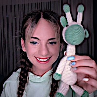 velioxcemress's profile picture. 🧚‍♀️~sahtelerin içindesin sende ... 
🧚‍♀️~@cemresolmaz bebek 
🧚‍♀️~cemren'in avukatıyım