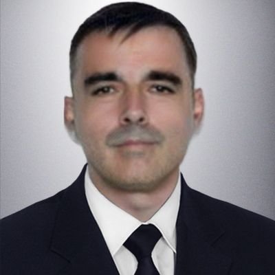 Ex-miembro de las Fuerzas Y Cuerpos de Seguridad del Estado.
Vocal de Politeia. Director y Jefe de Seguridad Privada
Profesor de Seguridad Privada.