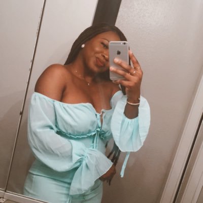 moshinola's profile picture. God's favorite daughter. Ask Him! Don’t just be BOLD, be Italic