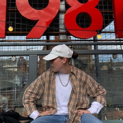 izzymxrtinez's profile picture. 