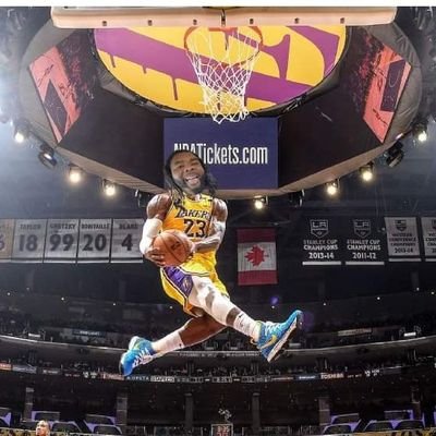 Bron in your twitter photo? Nah mane thats me. Tryna get back to mother Africa because the U.S. dont want me here. #MFFL and #DC4L Nation all day. 🙏🏾🏀🏈