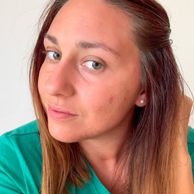 Mélanie ☀️🌙 30 ans. Travel & food lover ✈️🍴 Body positive 🌸 Yogi 🧘♀️ Hygge ☕ Books addict 📚