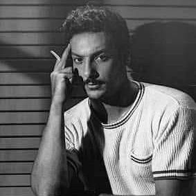 اوريه الملام بالعين و قلبي على الرضا ناوي .. 🖤🎼