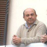 Dejemos que sea el sacerdote el que bendiga y el médico el que prescriba.