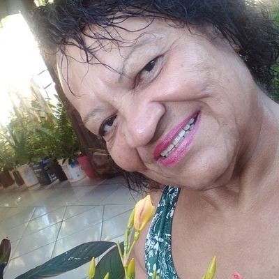 Mulher ,negra,petista,mãe,
vó de 3,petista c/
paixão p/vida.
política,atuação econ.solidária/ed.popular e comitê de luta.
❤ poesia e
🎶.