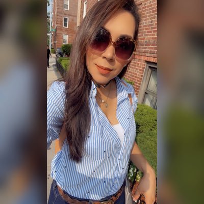 Yohely256's profile picture. 28. Vzlana. Enamorada🥰❤🤗                                                        Ig: @yoheosorio @makeupbyyohe