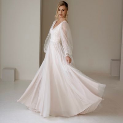 Couture bridal gowns designed and made in the UK, Nicola Harvey Rowley is the designer behind the Nicola Anne collection.