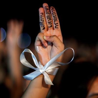 M_wrap31's profile picture. กินเหล้า | เมาหนัก | อกหัก | รักพัง | ชีวิตดีจัง | สังสรรค์ก็มี | เวรี่แฮปปี้ | มันอยู่ที่นี่ | ทวิตตี้ขี้เล่า. ;