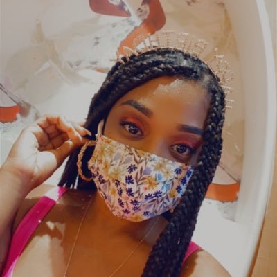 Lynnyj18's profile picture. In my opinion....