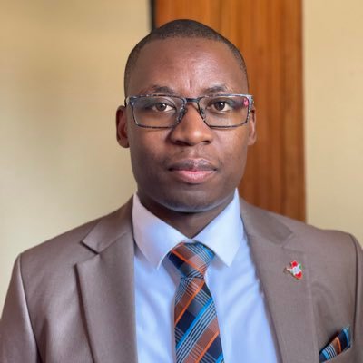 Directeur Générale de l’Agence de Régulation et de Contrôle des Télécommunications @arctbdi #Burundi