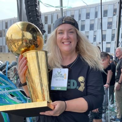 S+C @Bucks with a strength, power, ACL & shoe obsession! Former strength scientist at Essendon & Geelong. English but every1 thinks I'm Australian.