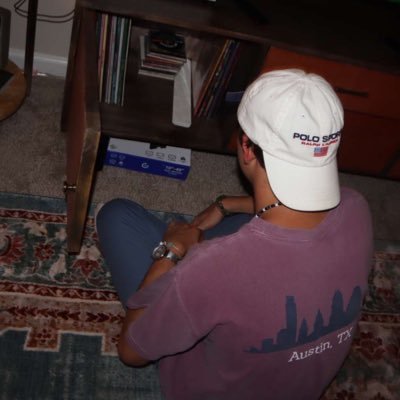 notfakelondon's profile picture. vinyl is cool again