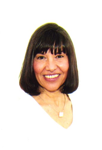 I run a Bowen Therapy Clinic in Oakville, Ontario, CANADA.  Have been in the hand-on-healing field for the past 27 years