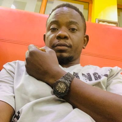 I'm human most importantly which means I'm fallible. I appreciate nature and would stop at nothing to make the people/things i love happy. I'm genuine, ......