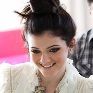 Follow me and I will follow you back doll (L) :) OMG kylie ! we love you (L) KYLIE JENNER WORLD ! Co-owner @mhmkyliejenner :)