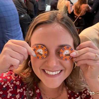 DelanieLeggs's profile picture. 🐥