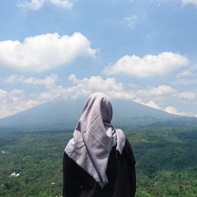 niken_rm's profile picture. Jangan pernah nengok kebelakang..susah...mending nengok kanan kiri