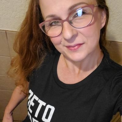 A keto(and Beto) loving TX resister.
Very happily married. I will not reply to DM's! 
I RT a lot! 
#TurnTexasBlue
#BetoForever #BetoforGovernor