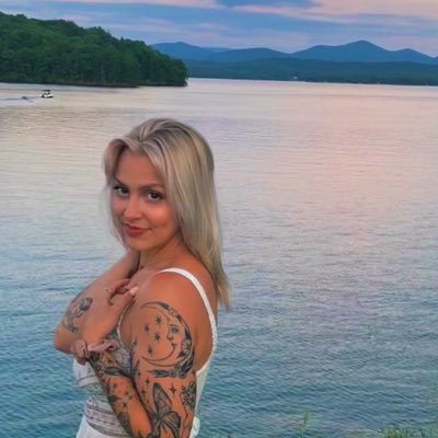 Adrianna35Cole's profile picture. 