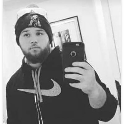 Tr0ySk1's profile picture. 