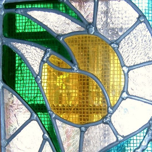 Stained glass artist, paper crafter and Independent Stampin' Up! Demonstrator, seriously addicted to eating dark chocolate, reading and crocheting!