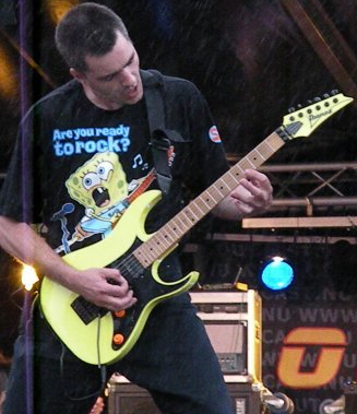 aeropatlane's profile picture. Guitarist 🎸 of Outcast (rock) & The Heavy Few (HR/HM) 🤘
Married to my most beautiful woman in the world 💖
5 grown-up kids 🥰
2 cats 🐈
I ❤ all rock/metal 🤘