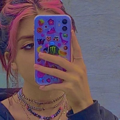 -نشتِاق لهم وم دروا عنا ).🚶🏼‍♂️