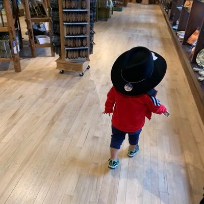 hpC3AXA1vUXS5tY's profile picture. 