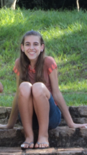 Sou Simplismentee α baaiixinha, doos cabeelos pretoos, daa peele moorenaa e dos olhos negrooos .