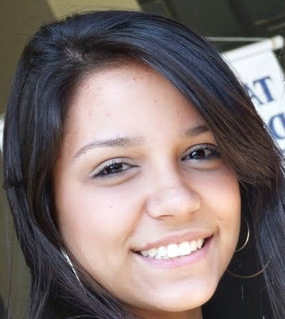 Yasmin Faria, 14 anos ,cursando o 1º ano do ensino médio com técnico em enfermagem,sou católica,amo a Virgem Maria e adoro Jesus Cristo,mais? fallow-me (: