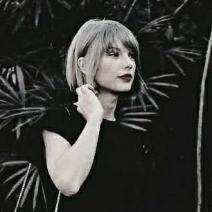 rothsswift13's profile picture. 19 • 🇲🇾 • @taylorswift13 #taylorswift