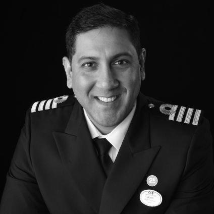 Investor. Baker. Reader. Marvel fan. Drawn to tales of ships, seas, and remote islands. Advocate for living fully—before it’s too late. RT ≠ endorsement.