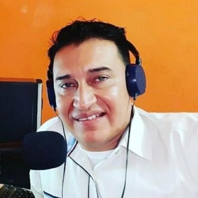 Presidente #CPDP filial Itá/ 
Director 90.3 #FmItá/ 
Relator #VisiónFútbol / 
Locutor #ExpresoRetro y #CT/
#DJ Aficionado/
Papá de #AylénMicaela