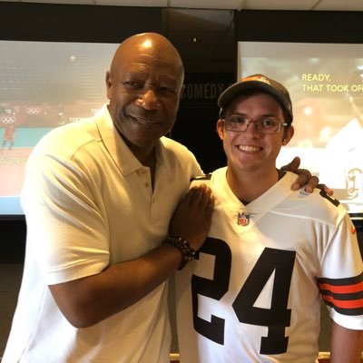 Browns, Cavs, Guardians, and Buckeyes...Browns season ticket holder since 2011 #D4L Co-Host of @TheSportsBook4 podcast App State 2022