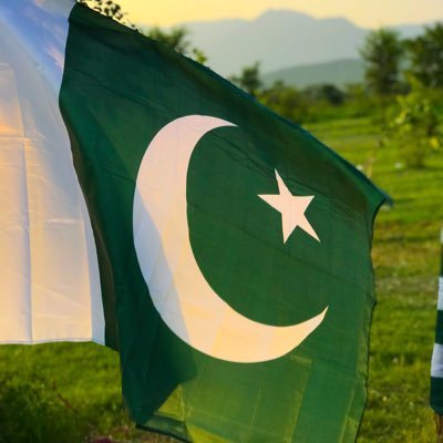 hassaan__786's profile picture. A man of literature stuck in accountancy