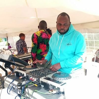 deejaykingwilly's profile picture. *Dj @Tv47 #47Sifa
*Xtreem Gospel Dj Of The Year 2019 Winner
*Xtreem Award Emerging Dj of The Year 2018 Winner
*School_of_scratchFinestDj
*Tv/Radio Host