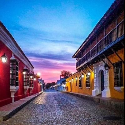 elcharuto16's profile picture. Lic. en Educacion. Venezolano y Portugués. Viajero incansable, amante de la PAZ, la LIBERTAD la DEMOCRACIA y ANTICOMUNISTA 100 x %..!!