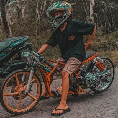 Rendy85786765's profile picture. berdua