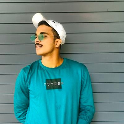 Biochem 👨🔬
Kerala 🌴
Ncc cadet👮
Loves music, 🎶
drawing,🖍
painting🖌
dancing🕺