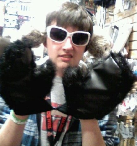 Stutterer_1993's profile picture. Hey, I am Dustin. I am 18 and I am attending Texas Tech in the fall. I love music, playing my instrument, and singing... Haha.