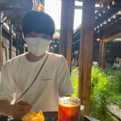 뮤지컬과 졸업
카페 사장님🎆